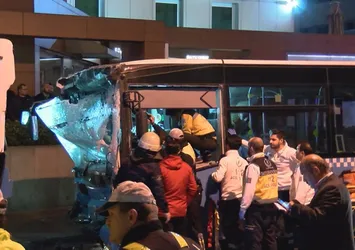 Şişli'de halk otobüsü kaza yaptı: 24 yaralı