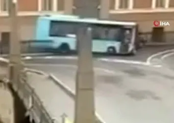 Rusya’da yolcu otobüsü nehre uçtu: 4 ölü