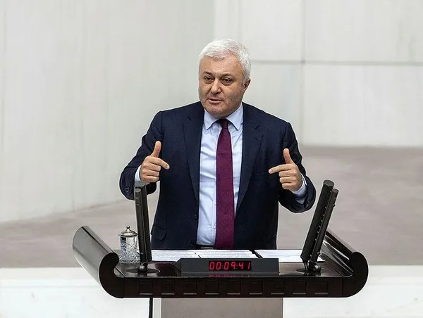 chpde-6-7-ekim-olaylarinin-eli-kanli-faili-selahattin-demirtas-ve-hdpyi-aklama-cabalari-tuncay-ozkandan-sonra-1647877862852.jpeg HDP'nin 'sözcüsü' CHP'den Selahattin Demirtaş'ı aklama çabaları! Tuncay Özkan'dan sonra Faik Öztrak - 1