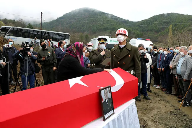 Şehit Uzman Çavuş Aygün Çakar son yolculuğuna uğurlandı - 2