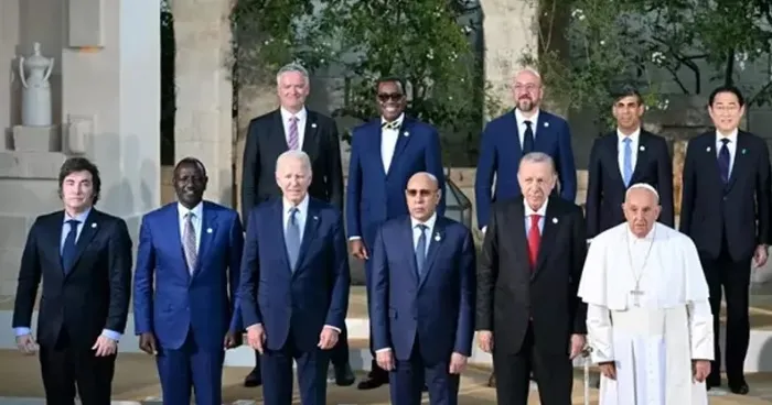 g7-zirvesinde-papadan-liderlere-dikkat-ceken-uyari-yapay-zekayi-isaret-etti-1718393684140.jpg G7 Zirvesi'nde Papa'dan liderlere dikkat çeken uyarı! Yapay zekayı işaret etti - 1