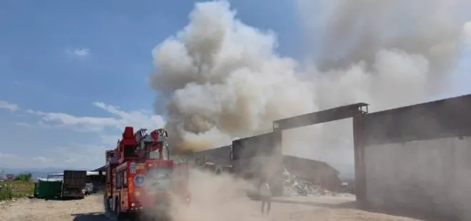 Bursa’da geri dönüşüm tesisinde korkutan yangın! Ekiplerin müdahalesi sürüyor