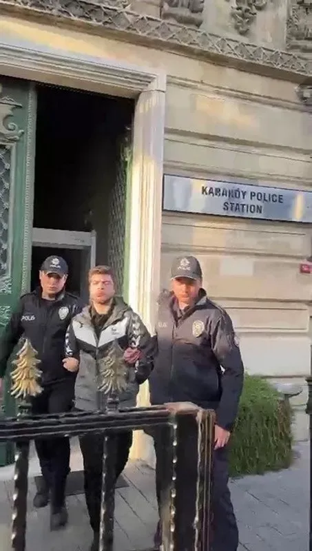 Kelime-i Tevhid bayrağına saldırı davası | Saldırgan Ege Akersoy hakim karşısında! Avukattan flaş sözler: Özür dilemeye yanaşmadı - 5
