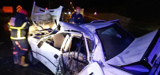 Samsun'da otomobil TIR'a çarptı: 4 yaralı