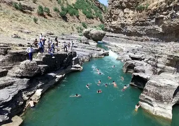 Halk terörden temizlenen Kato Dağı'nda...