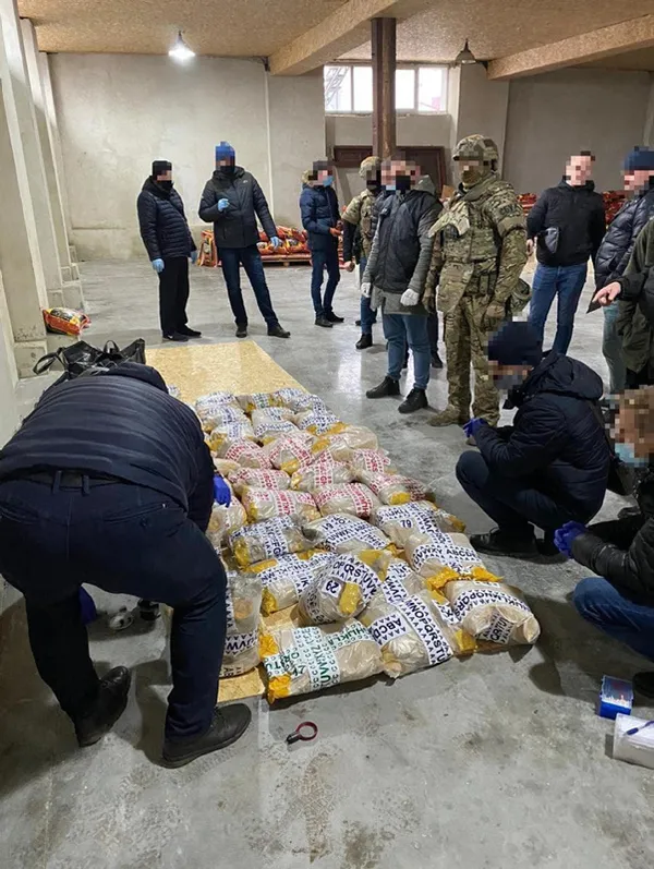 1609912785033.jpg Ülke tarihinin en büyük operasyonu! 4 Türk'e gözaltı - 2