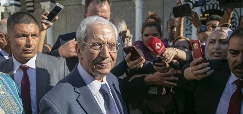 Tunus'un geçici Cumhurbaşkanı Muhammed Nasır yemin ederek görevine başladı
