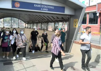 Tramvay arızalandı vatandaş yolda kaldı: Tren büyük olduğu için itemiyoruz