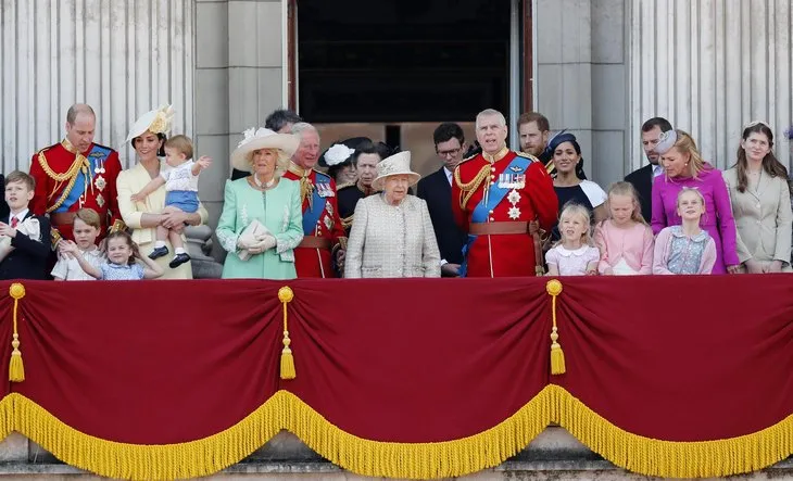 İngiliz Kraliyet Ailesi’nde ortalığı karıştıracak iddia: Ne prens ne prenses olacaklar!