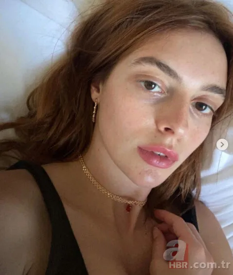 Fahriye Evcen makyajsız paylaşımıyla sosyal medyayı salladı! 16