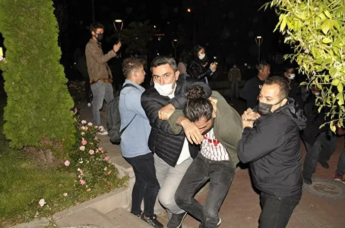 Eskişehir’de yurt provokasyonu! Gözaltına alınan gençler ’alçak devlet’ diye slogan attılar