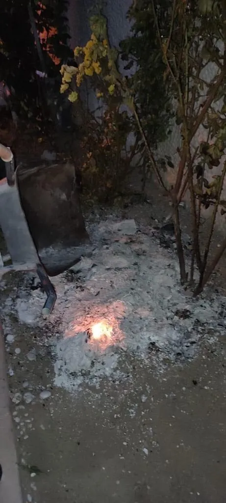 unsal-banin-soforunun-evine-baskin-esi-ve-baldizi-evrak-yakarken-yakalandi-1661883254780.jpg Ünsal Ban’ın şoförünün evine baskın! Eşi ve baldızı evrak yakarken yakalandı - 3