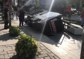 Batman'da temizlik aracı havuza düştü