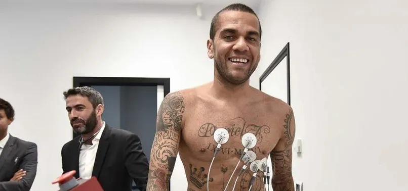 Juventus Dani Alves'i kontrolden geçirdi!