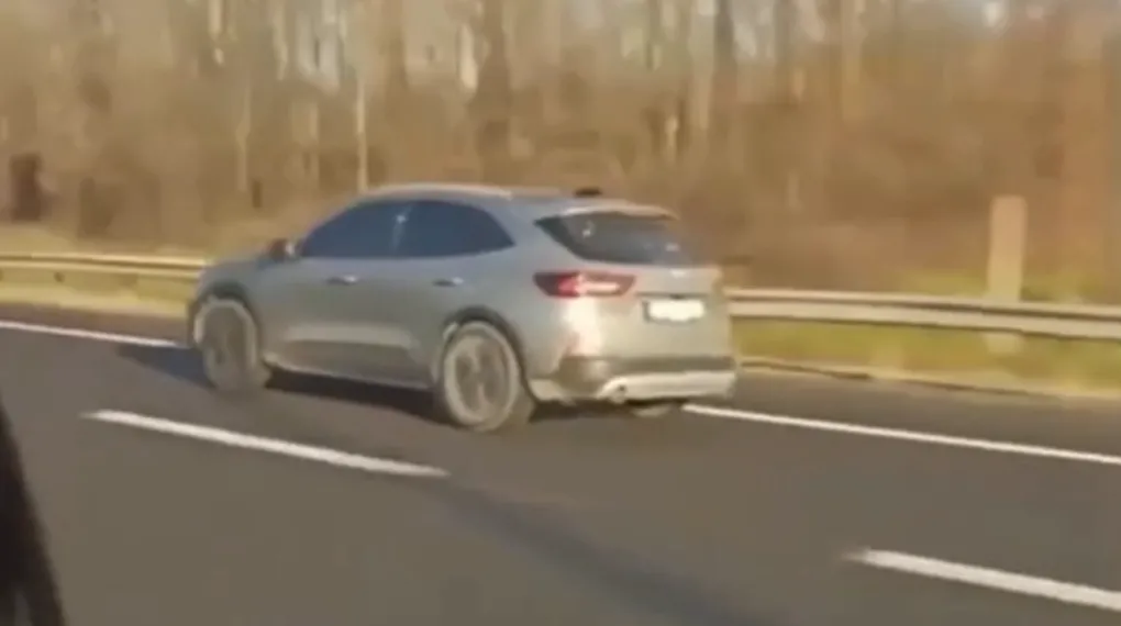 Otoyolda polis kovalamacası kamerada