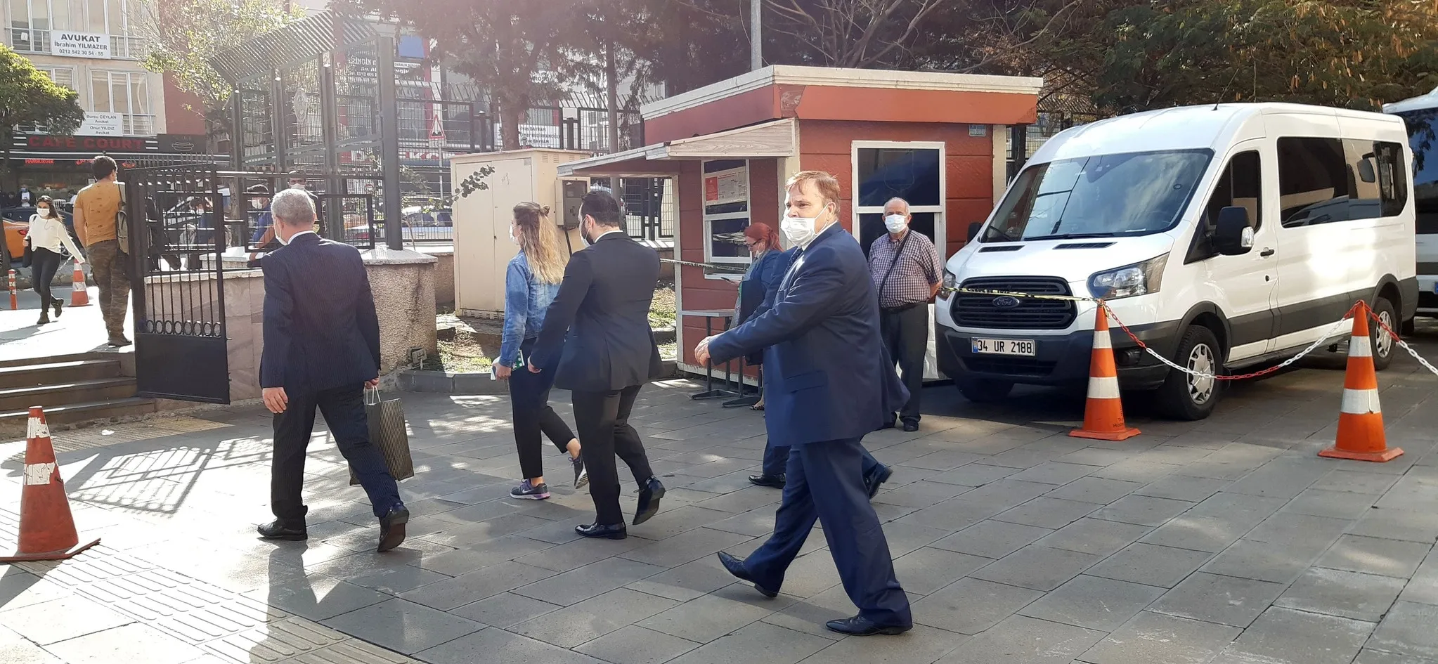 Komşularını döven baba ve oğullarının davasında mütalaa