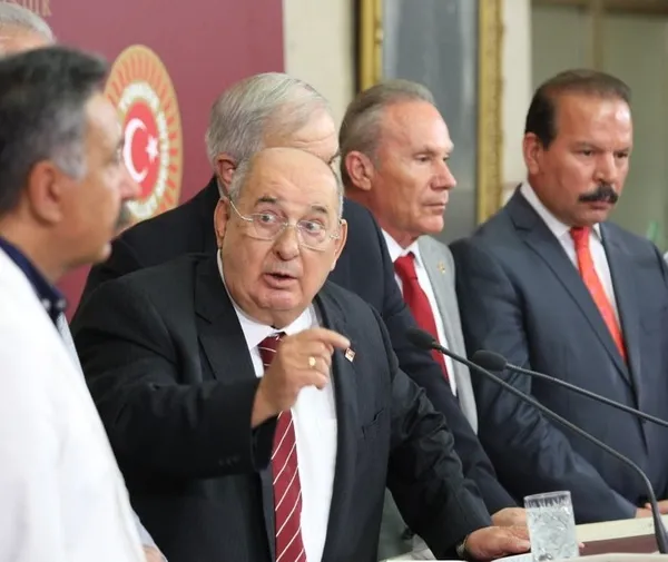 CHP'de değişim rüzgarı! Partinin önde gelen isminden Kılıçdaroğlu'na yaylım ateşi: Gitmeli - 4