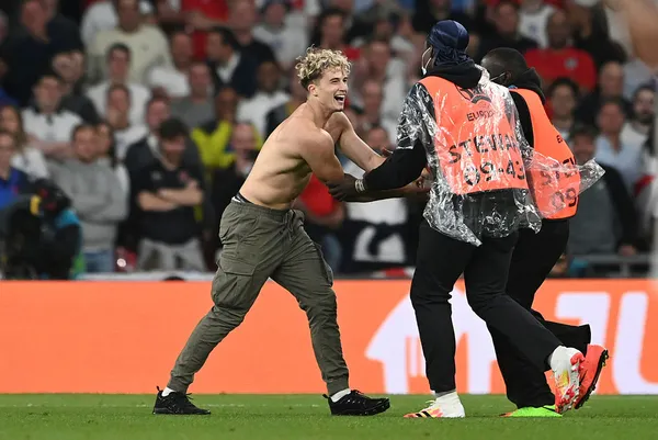 Avrupa’nın en büyüğü İtalya! İtalya penaltılarla İngiltere’yi yenerek EURO 2020 şampiyonu oldu