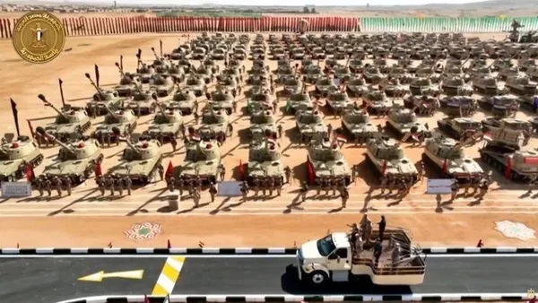 Mısır’dan gövde gösterisi! Çok sayıda savaş uçağı, tank...