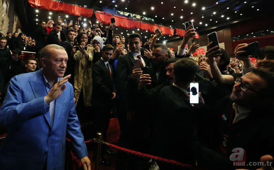 Başkan Recep Tayyip Erdoğan'ın katıldığı Türkiye Gençlik Zirvesi’nden renkli fotoğraflar! Alişan ve futbolcu Mesut Özil... 6