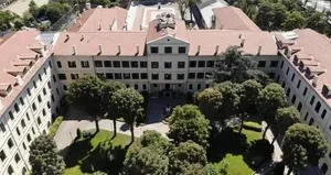 Fransız liselerine Rekabet Kurulu’ndan soruşturma