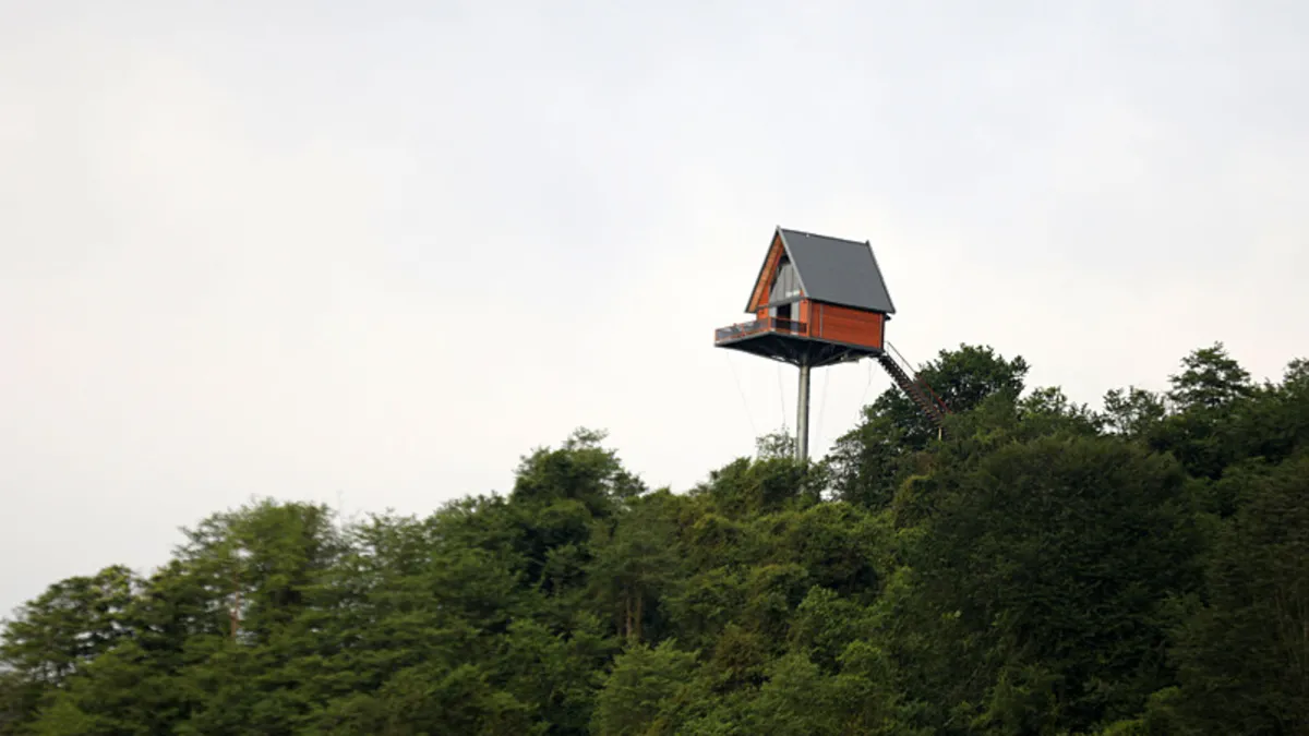 Rizeliye imkansız de otur izle! “Yapamazsın” diyenler şimdi sıraya giriyor… Uğruna ölümden dönüp bungalov ev yaptı