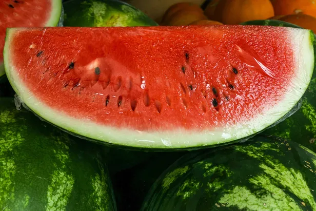 karpuz-zehirlemesi-olur-mu-belirtileri-neler-bozuk-karpuz-nasil-anlasilir-1753007284781.jpg A Haber Foto Arşiv