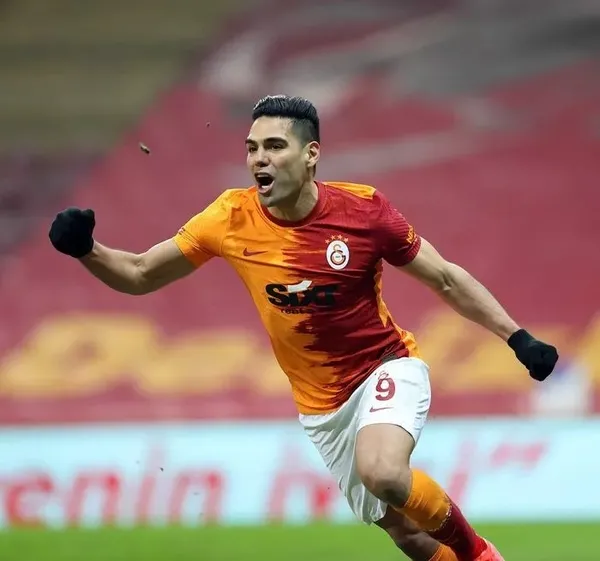 Galatasaray'da Falcao ve Yedlin'e talipler var! - 2