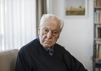 Yazar Nuri Pakdil, hastanede tedavi altına alındı