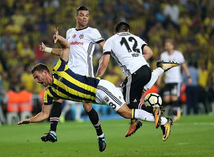 Fenerbahçe - Beşiktaş maçından kareler