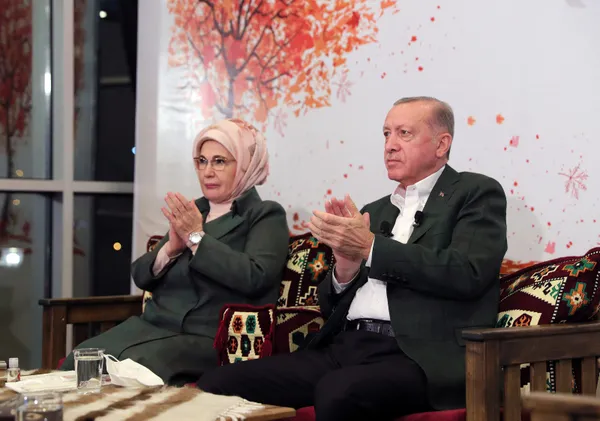 Emine Erdoğan'dan samimi açıklamalar: Başkan Siirt yemeklerini çok beğendi - 1