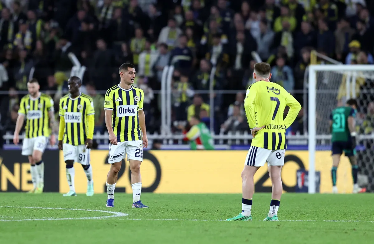 Fenerbahçe'de Kuyt dönemi kayıpla başladı: Kadıköy'de Göztepe'ye karşı mağlubiyet - 3