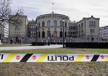 Norveç'te bomba alarmı! Parlamento binası kapatıldı