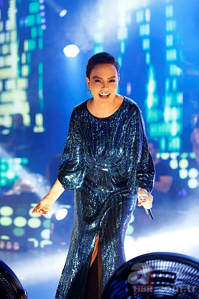 Estetik modasına uyan Ebru Gündeş tanınmaz hale geldi! “Yok olmuş” 13