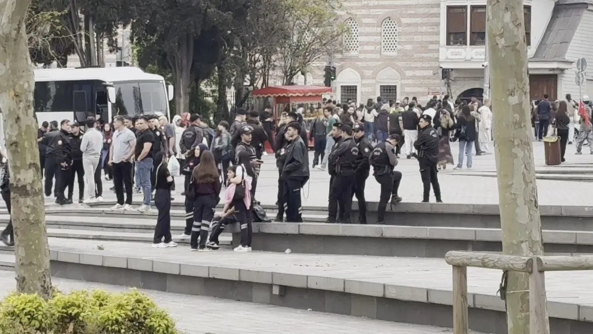 Beşiktaş Meydanı'nda Palalı ve Silahlı Arbede: 4 Kişi Yaralandı