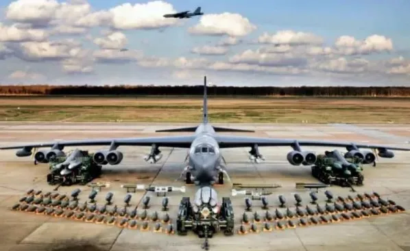 ABD Orta Doğu’da ikinci kez B-52H nükleer uçaklarını uçurdu