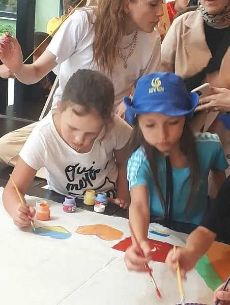 Ukraynalı çocuklardan yüreklere dokunan Emine Erdoğan sözleri: Bizi ölümden kurtardı