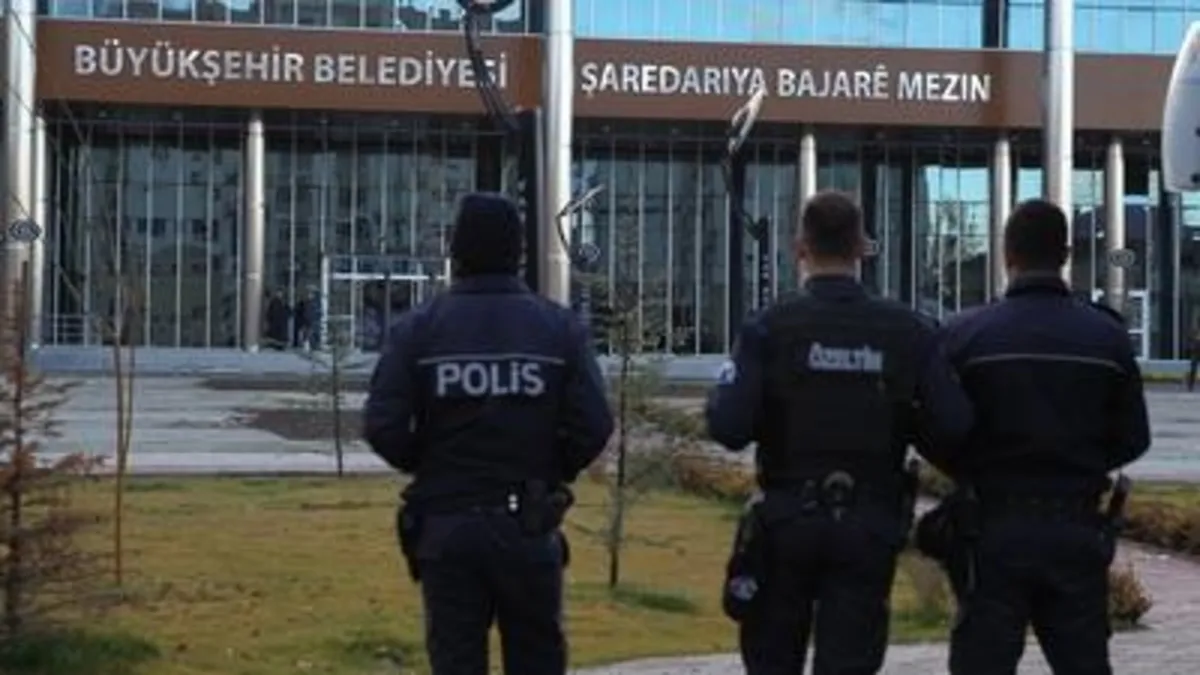 Van Büyükşehir Belediyesi'ne görevlendirme! Abdullah Zeydan görevden uzaklaştırıldı