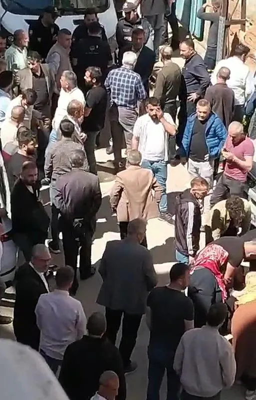 sancaktepede-aile-katliami-evde-uyuyan-ailesine-kursun-yagdirdi-ardindan-kendini-1712419488281.jpeg Sancaktepe'de aile katliamı! Evde uyuyan ailesine kurşun yağdırdı: Ardından kendini... - 2