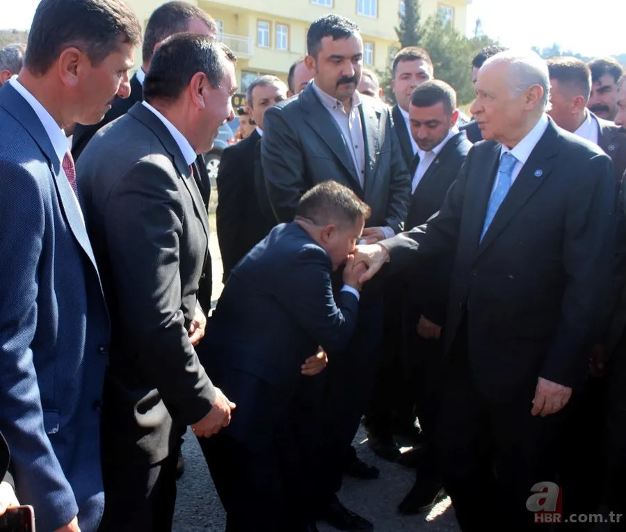 Devlet Bahçeli, Ertuğrul Gazi Türbesi’ni ziyaret etti 1