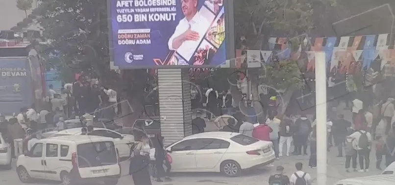 Gaziantep'te CHP'lilerin AK Parti otobüsüne saldırı anı görüntüleri ortaya çıktı! Başkan Erdoğan yaralılarla görüştü