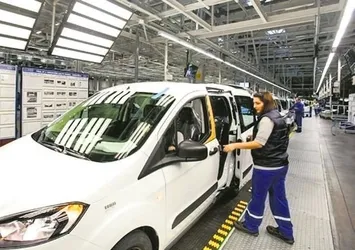 Otomobil fabrikalarında kadın devrimi