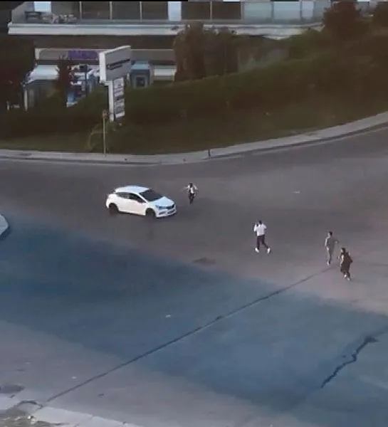 Son dakika: İstanbul Bağcılar'da bayram günü silahlar konuştu: O görüntüler kamerada - 1