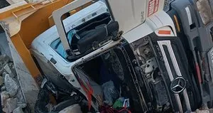Şarampole devrilen kamyonda 1 ölü