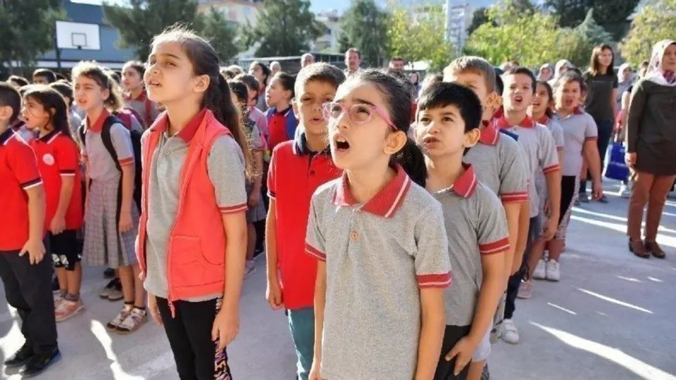 MEB son dakika açıklaması! 2020-2021 okullar ne zaman açılacak, ertelendi mi? 8.ve 12. sınıflara okul açılacak mı? Yüz yüze eğitim, online...