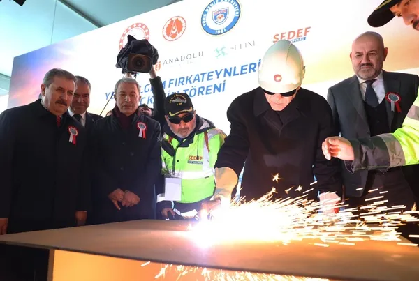 1681130700241.jpeg Başkan Erdoğan Yeni MİLGEM Fırkateynleri Sac Kesme Töreni'nde ilk kaynağı yaptı! Mavi Vatan'da gücümüze güç katacak - 2