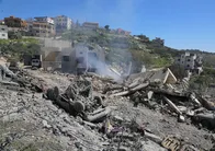 Katil İsrail'den Beyrut'a ağır bombardıman