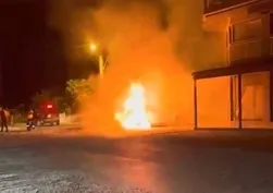 Yangın battaniyesi faciayı önledi! Elektrikli araçta korkutan yangın