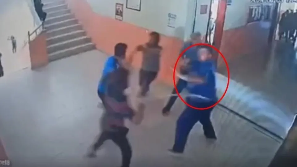 Çorum’da veli okulda dehşet saçtı! O anlar kameraya böyle yansıdı