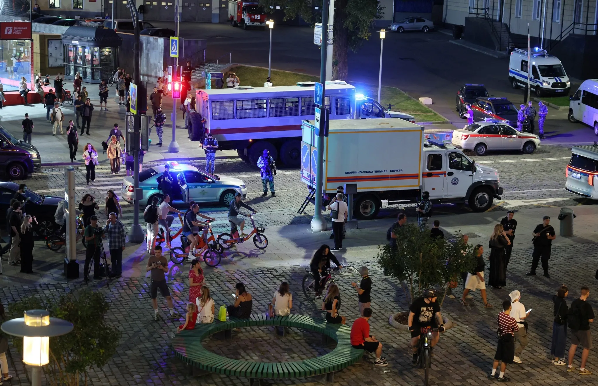 Moskova'daki Kafe Yakınında Şiddetli Patlama: Üç Can Kaybı